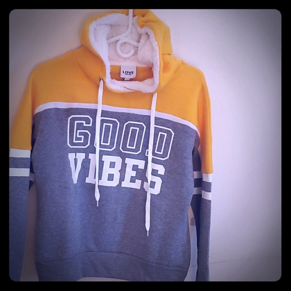 NWT Good Vibes Hooded Sweatshirt - Picture 1 of 4